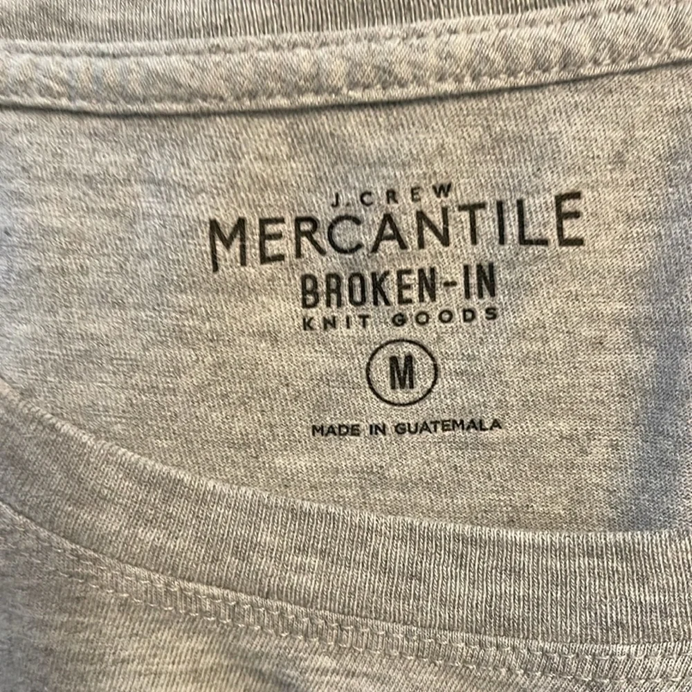 🌺J CREW MERCANTILE BROKEN IN TEE